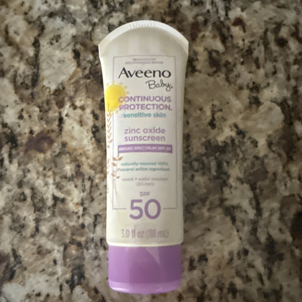 Aveeno Baby - Continuous Protection Sunscreen - 50 SPF - EXP 02/27‎